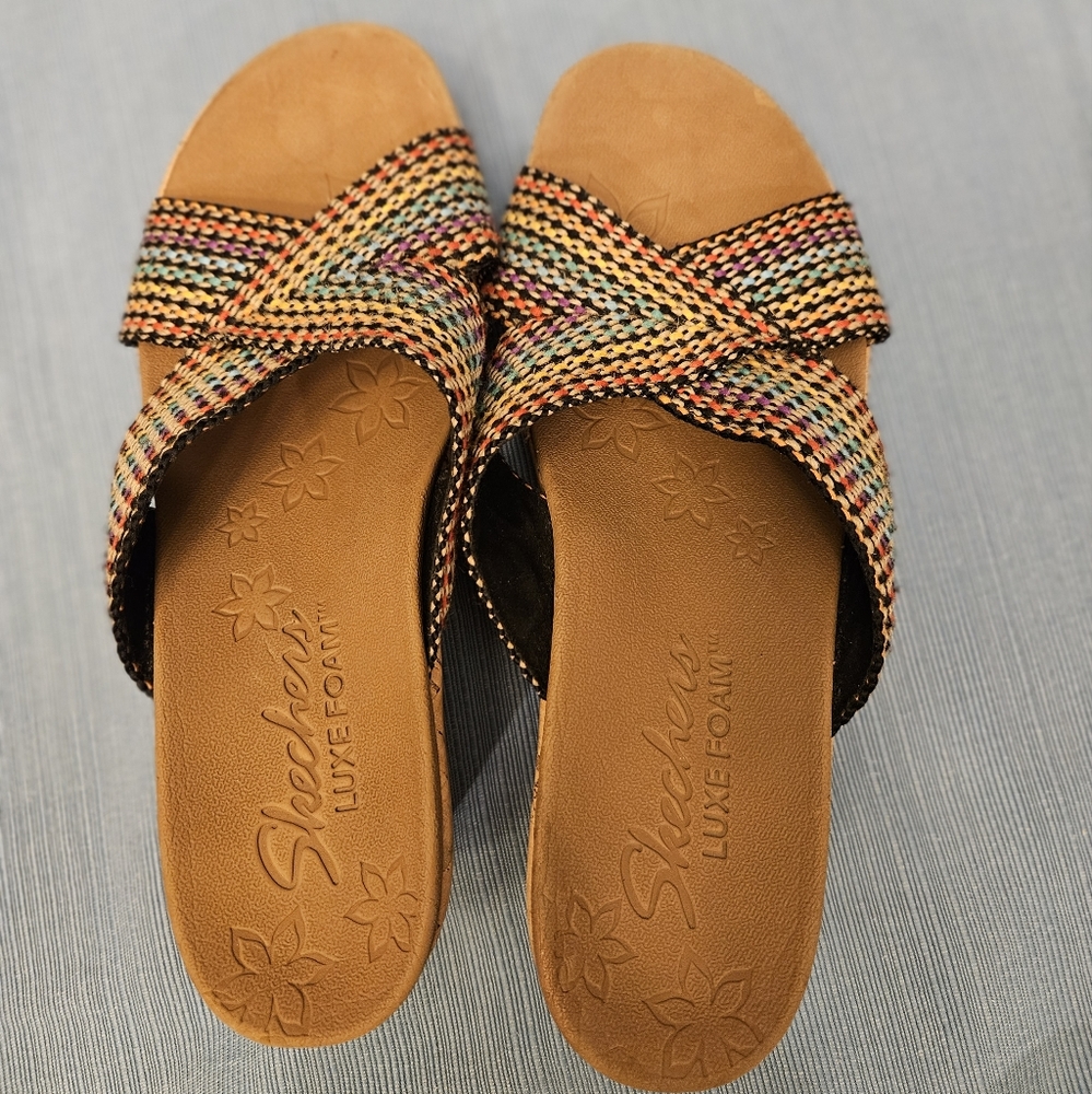 Sketchers Luxe Foam Sandals